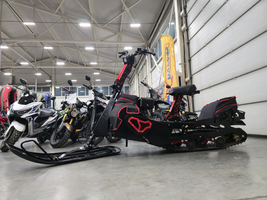 Мотоснегокат (сноуборд) IKUDZO SNOWBIKE 20л.с